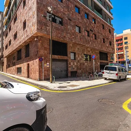 Centrico Apartamento Con Garaje En * 圣克鲁斯-德特内里费